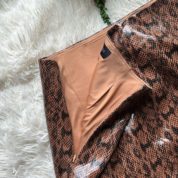 EXPRESS High Waisted Faux Leather Snakeskin Pencil Skirt Size 10 - Picture 5 of 6